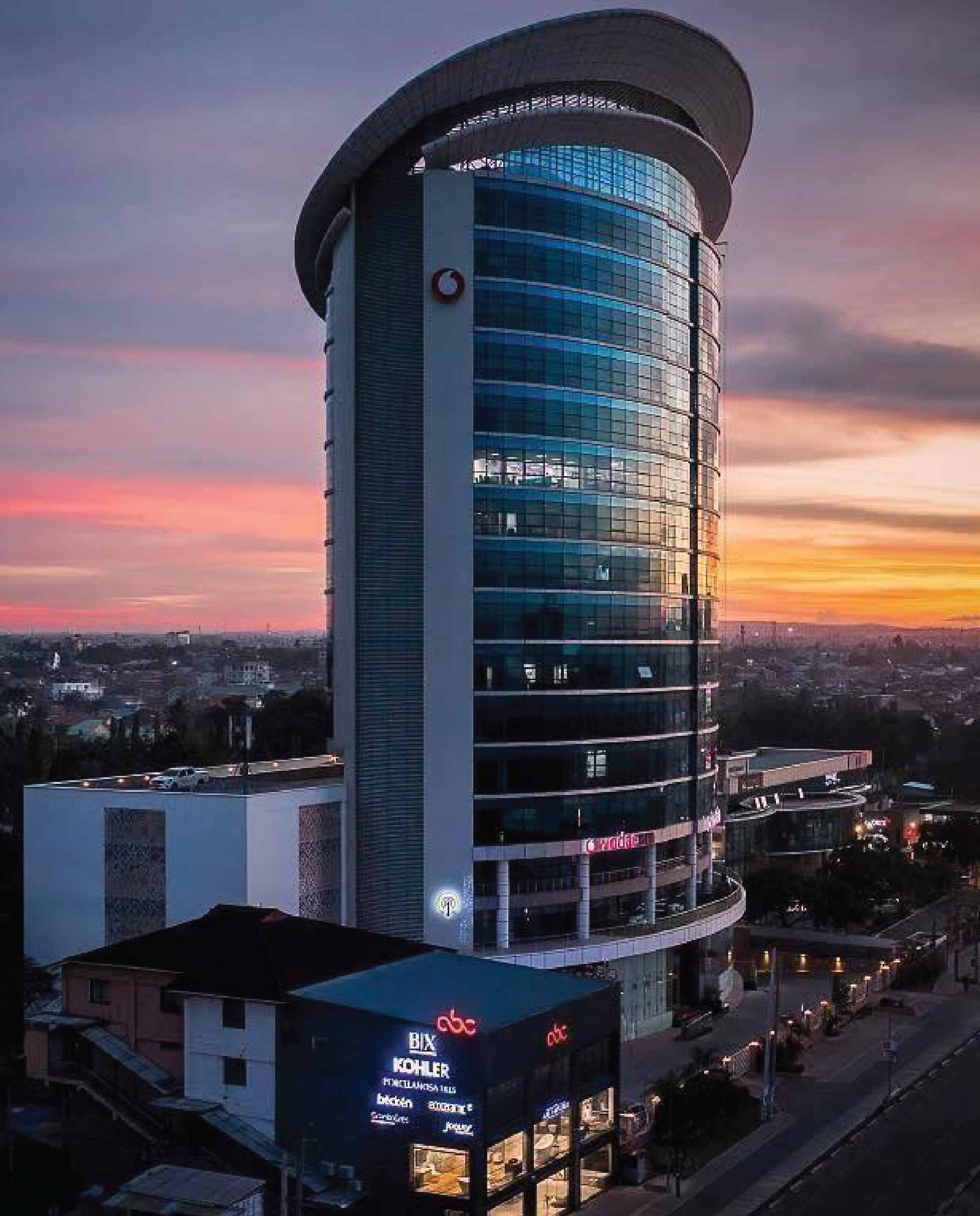 Paloma Commercial Building